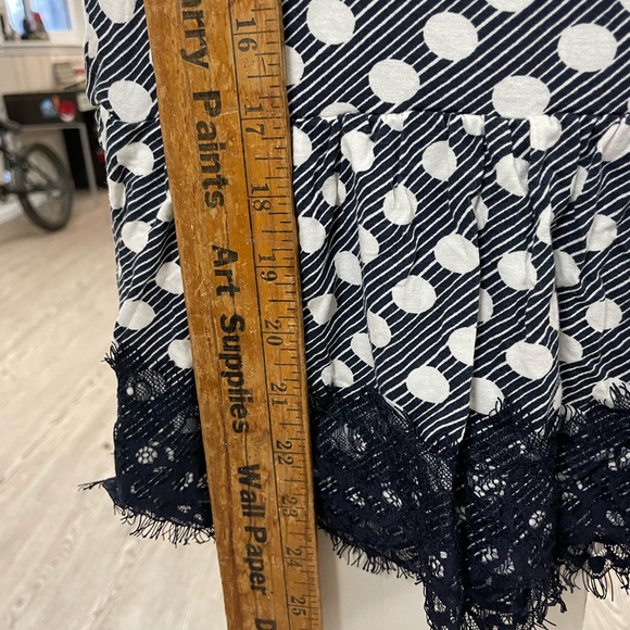 Anne Taylor Shell Top - Picture 6 of 6